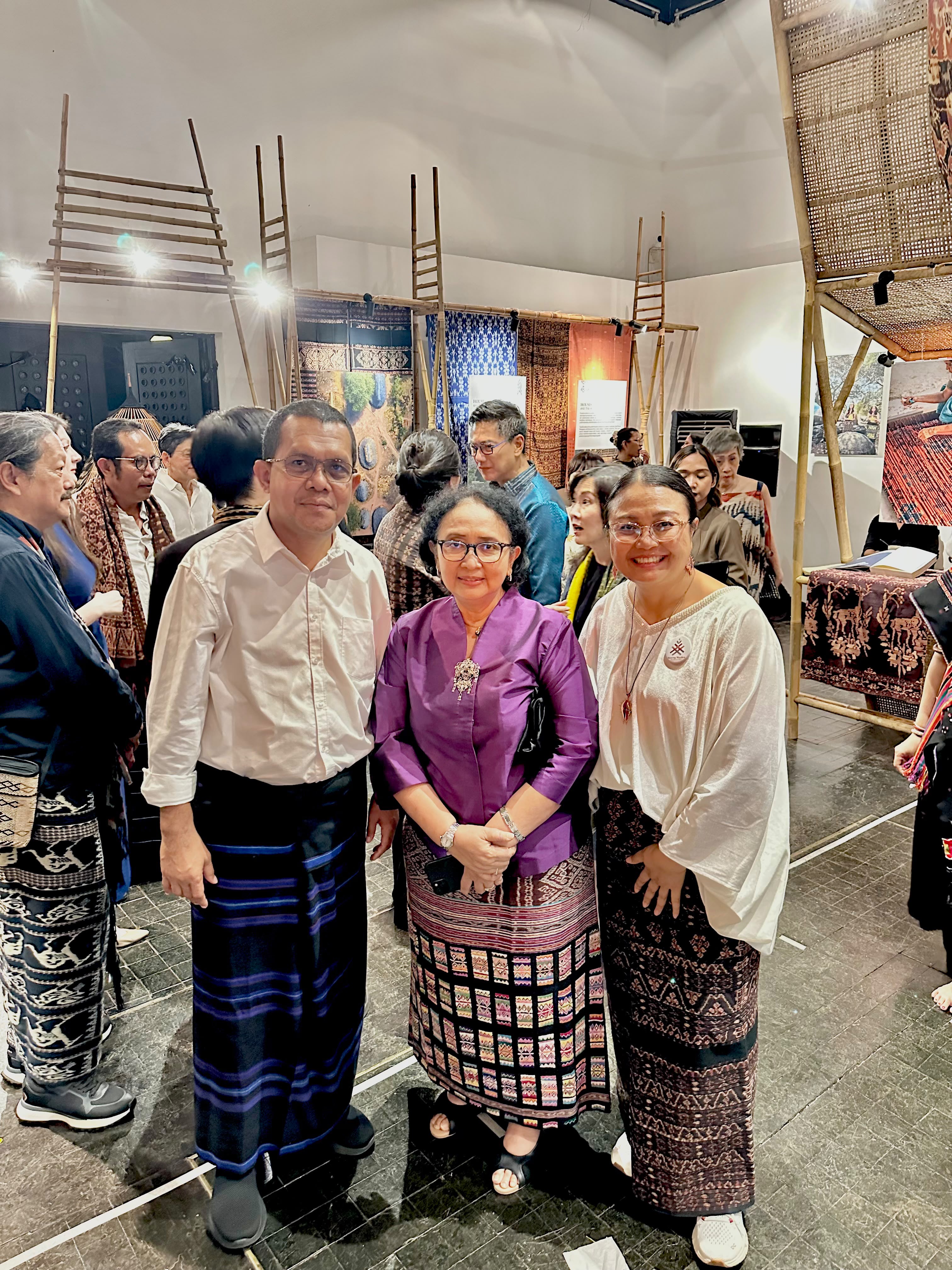 Dari Benang Tenun, Perempuan NTT Menggerakkan Ekonomi Keluarga